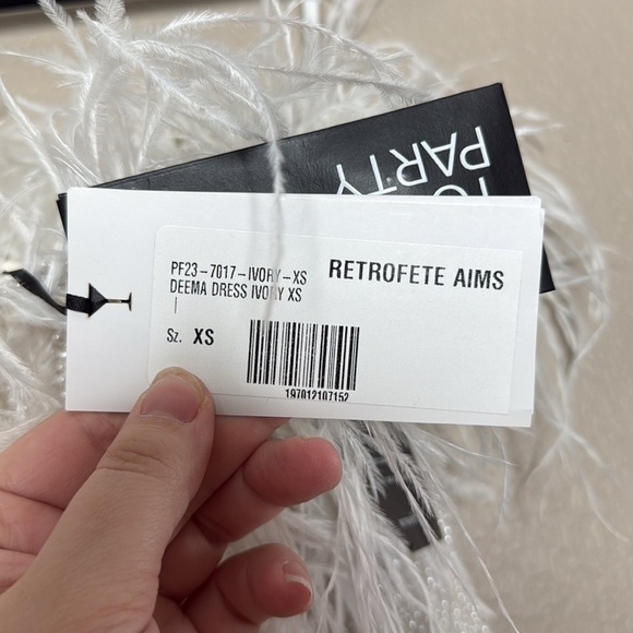 Retrofête Ronit Pearl Dress - Picture 10 of 13